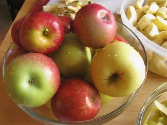 Superfood: The Many Health Benefits of Apples (Plus Apple Trivia and Recipes!)