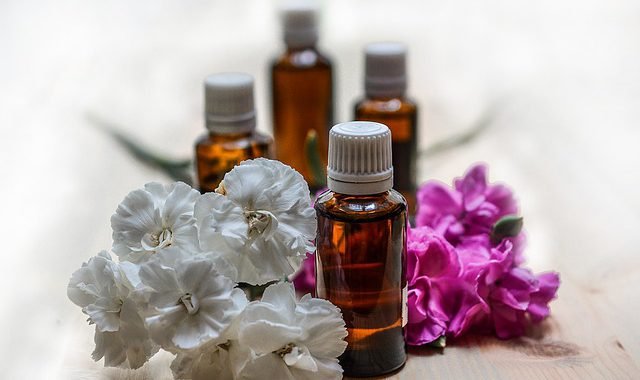 e831b20c2efd033ecd0b470de7444e90fe76e6dc19b2194395f3c5 640 essential oils e1490382142130