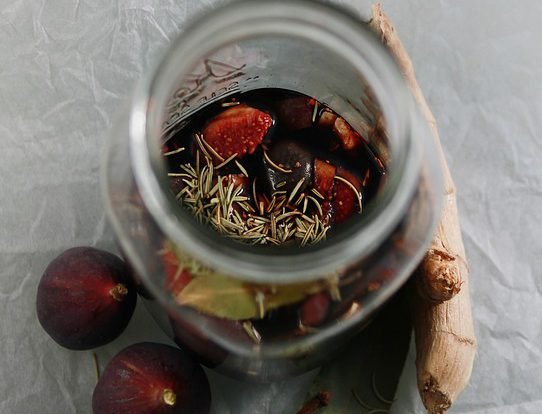 ee30b1072cf01c3e81584d04ee44408be273ebd711b6174497f3 640 vinegar e1492876657451